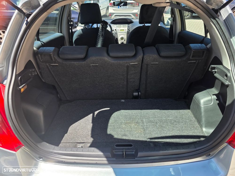Toyota Yaris 1.0 VVT-i AC - 11