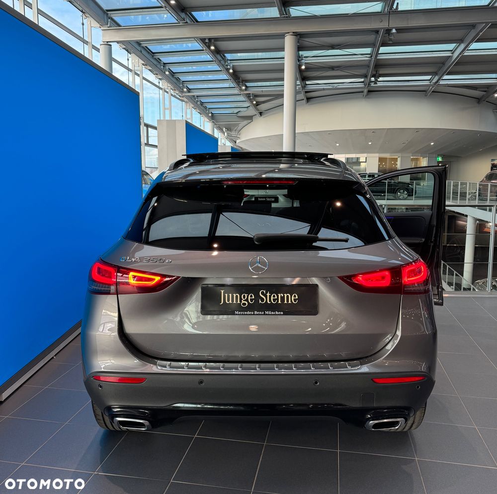 Mercedes-Benz GLA 250 e 8G-DCT Progressive - 5