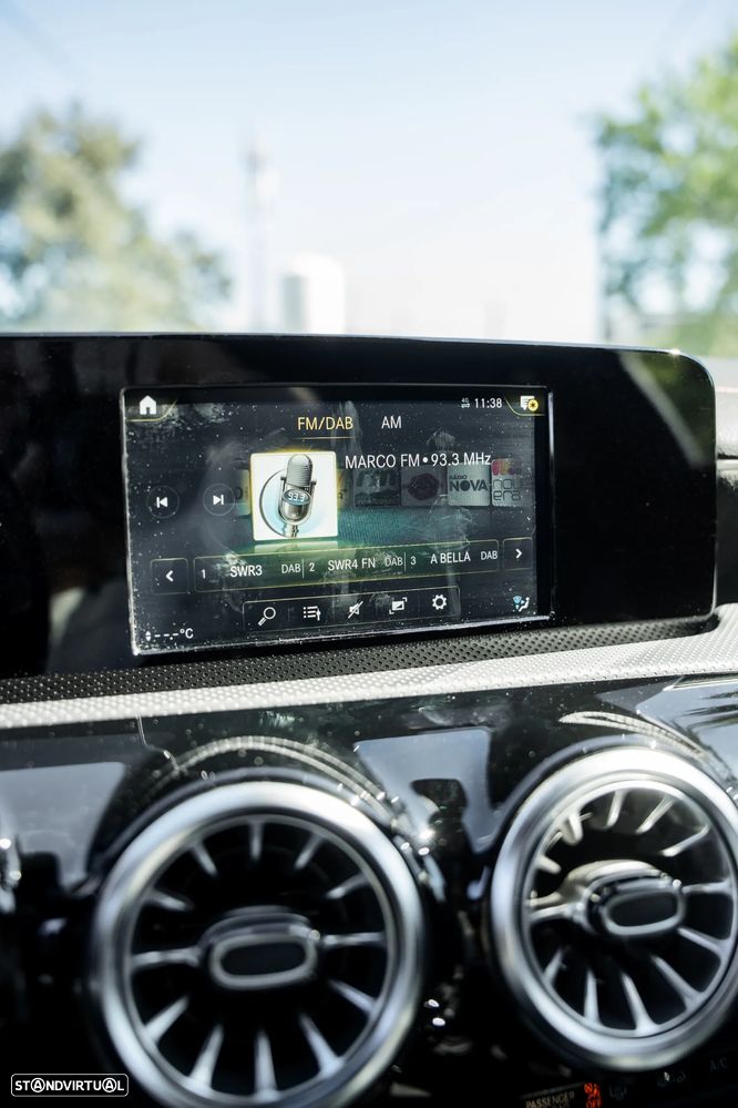 Mercedes-Benz CLA 250 e 8G-DCT AMG Line - 32