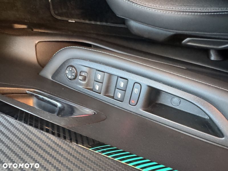 Peugeot 208 PureTech 100 EAT8 Allure - 11