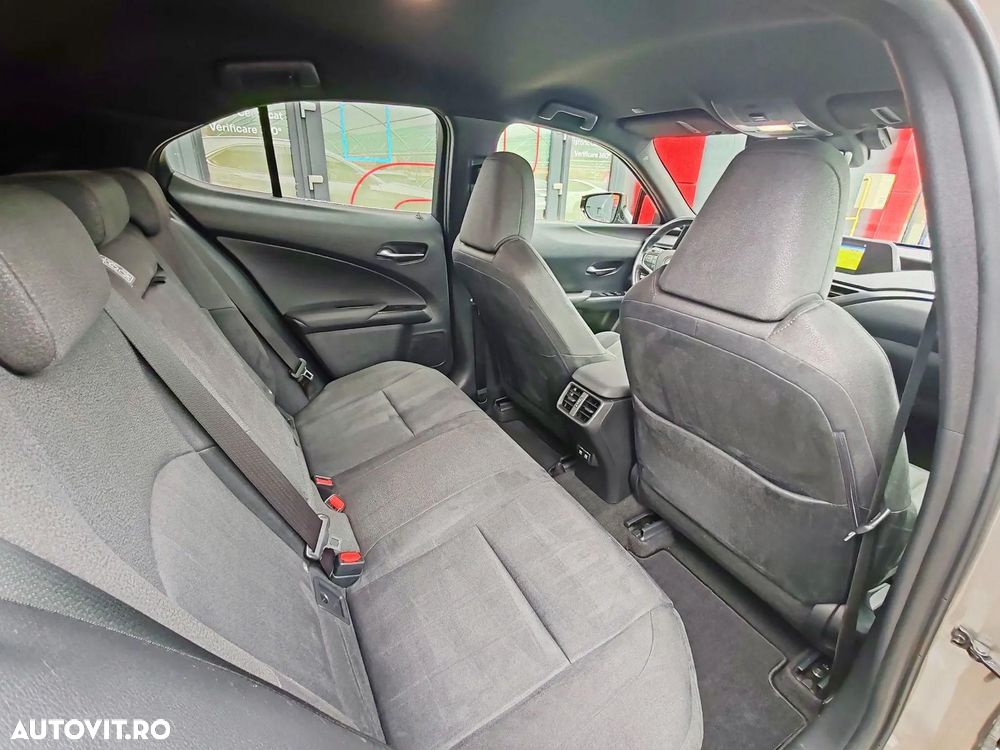 Lexus UX 250h Business Edition - 20
