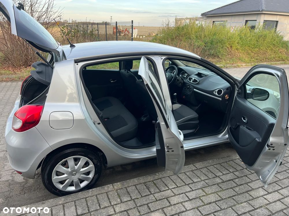 Renault Clio - 9