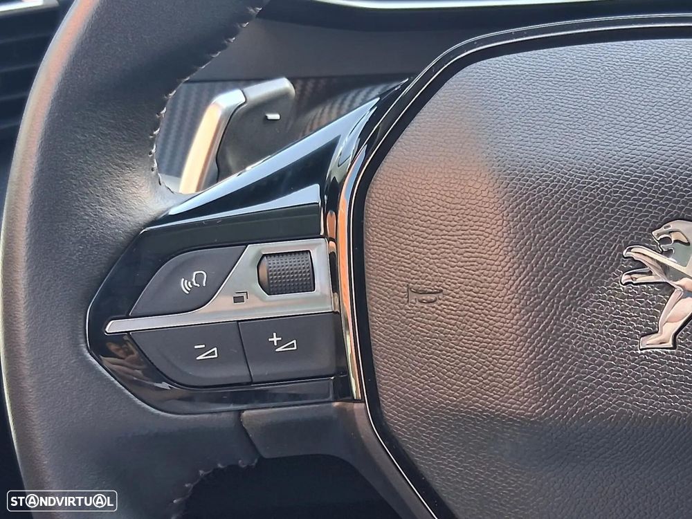 Peugeot 2008 1.2 PureTech Allure EAT8 - 37