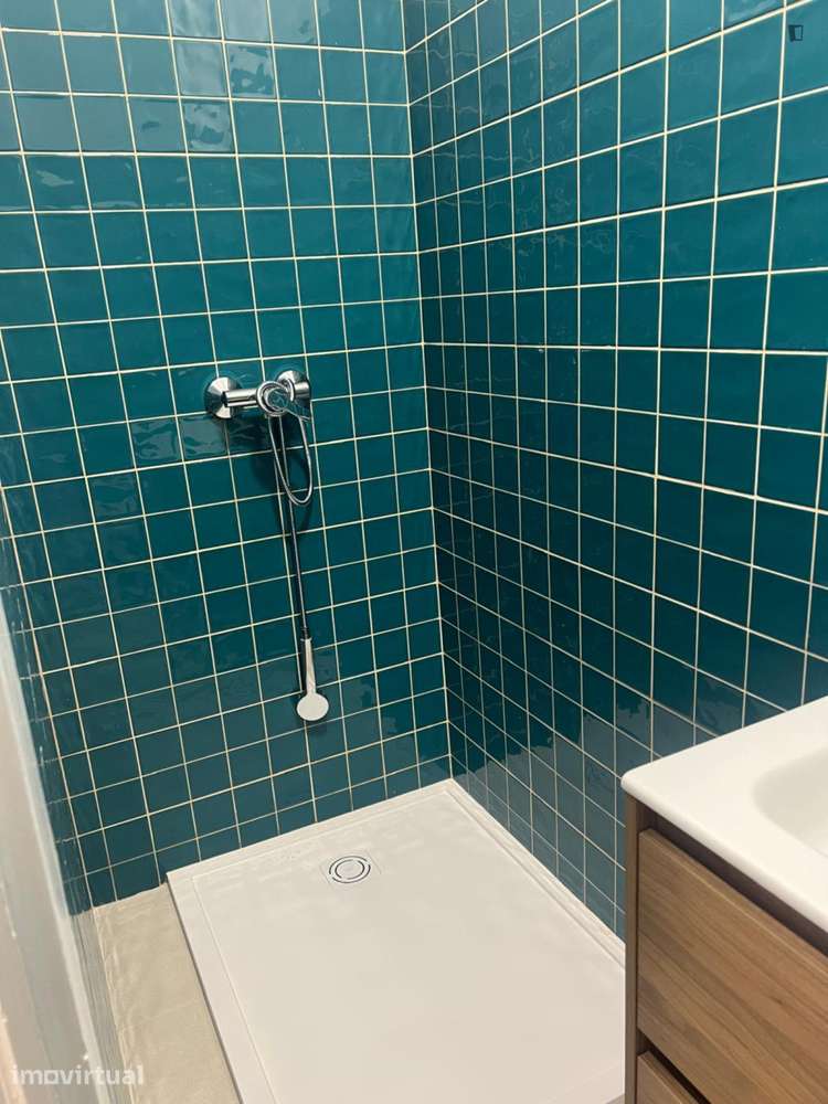 Quarto - localizado em Montes Claros Coimbra - Grande imagem: 2/13