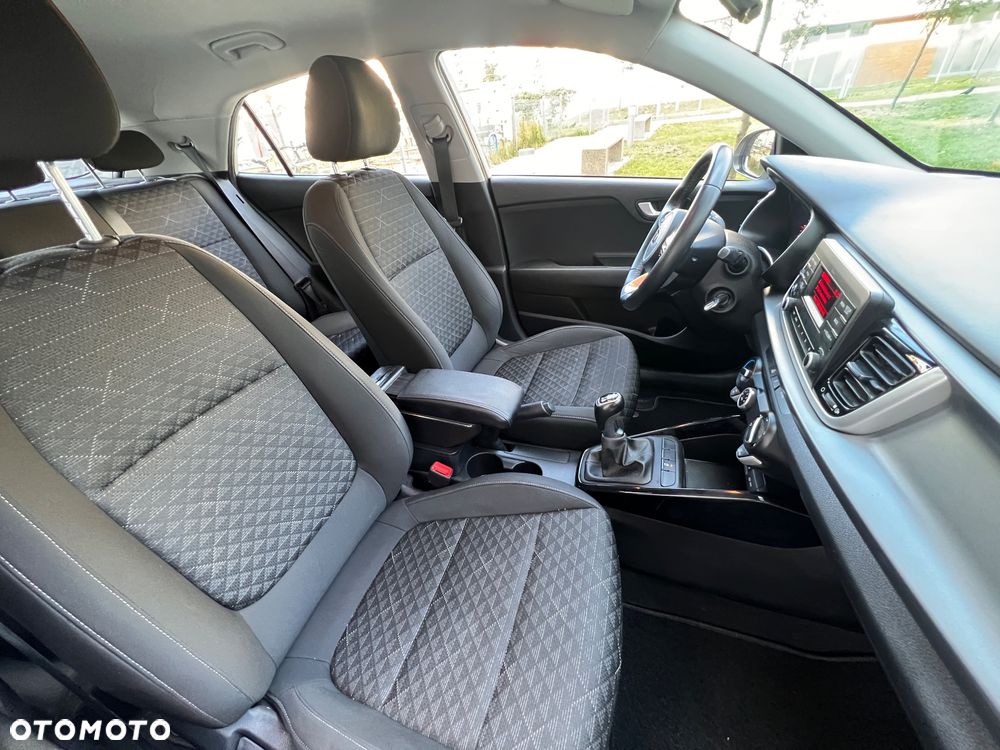 Kia Rio - 10