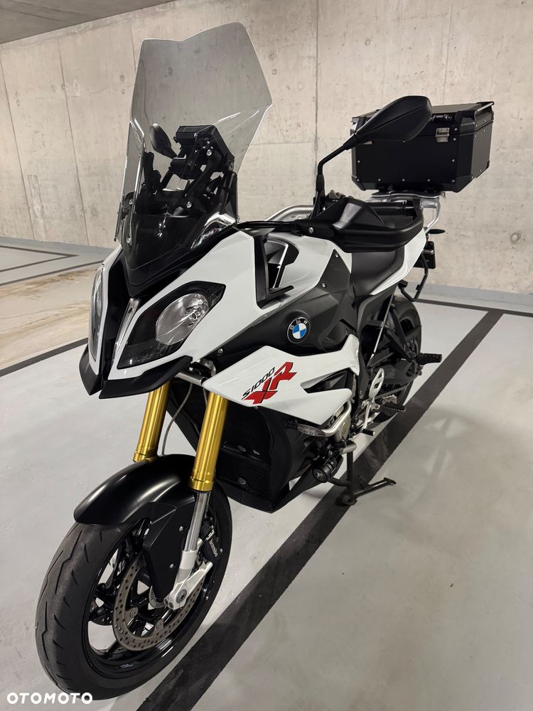 BMW XR - 9