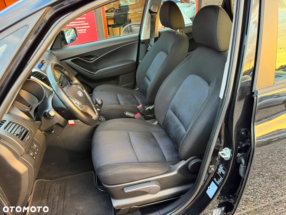 Hyundai ix20 1.4 blue Comfort - 12