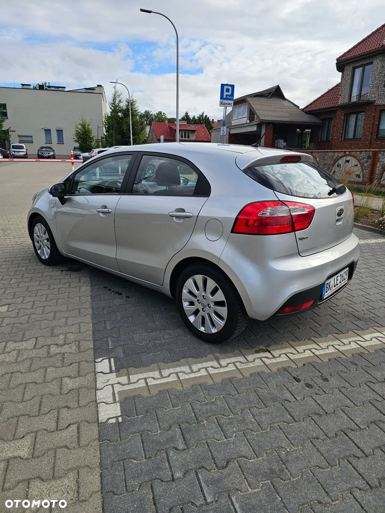 Kia Rio 1.2 Attract - 5
