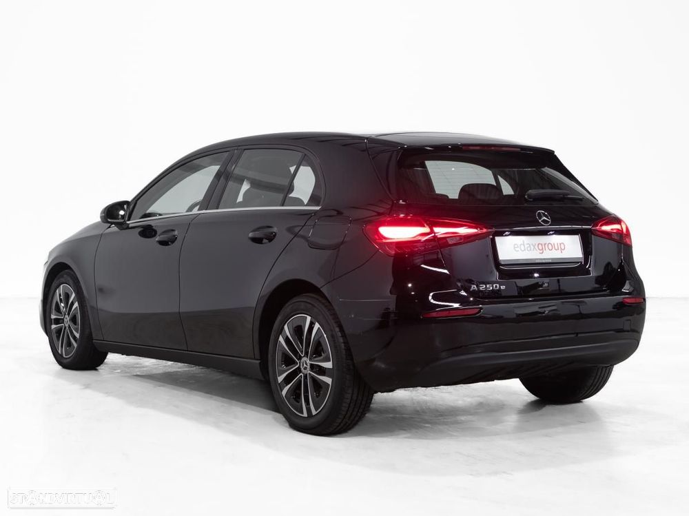 Mercedes-Benz A 250 e - 4