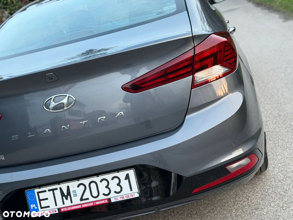 Hyundai Elantra 1.6 Comfort - 40