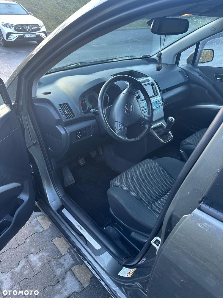 Toyota Corolla Verso 2.2 D-4D X 7os - 12