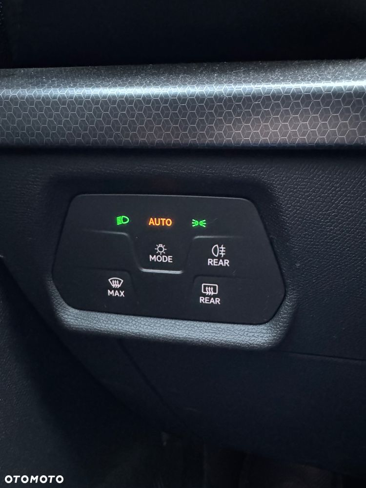 Seat Leon 1.5 eTSI Full LED DSG - 13