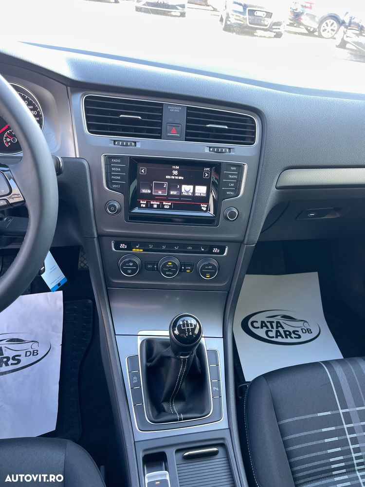 Volkswagen Golf 1.2 TSI BMT Comfortline - 32