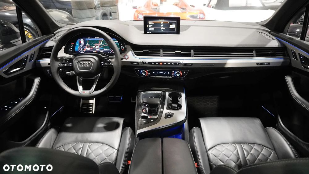 Audi SQ7 - 7