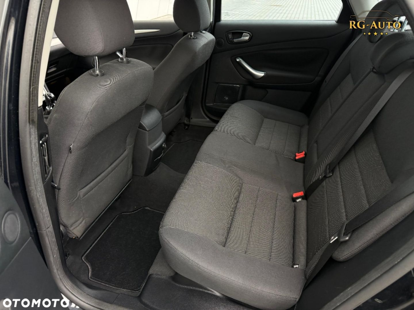 Ford Mondeo - 32