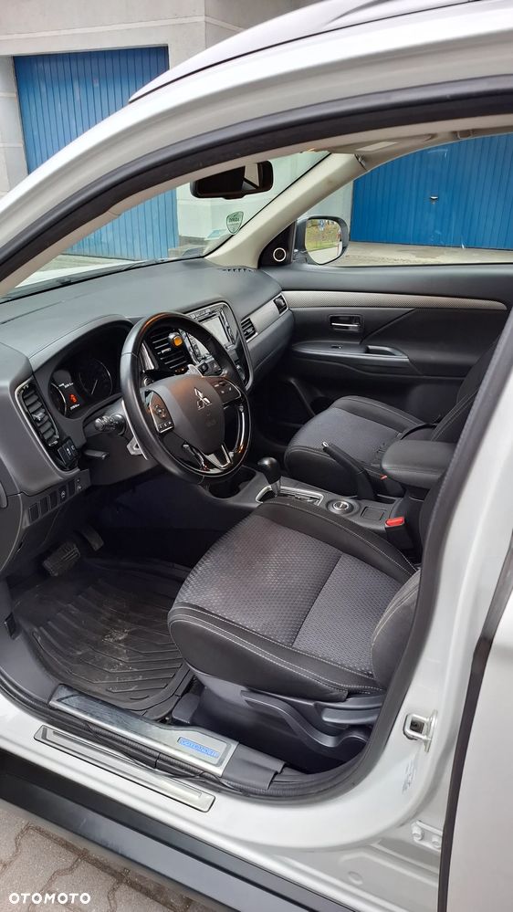 Mitsubishi Outlander 2.0 Intense + 4WD CVT - 7