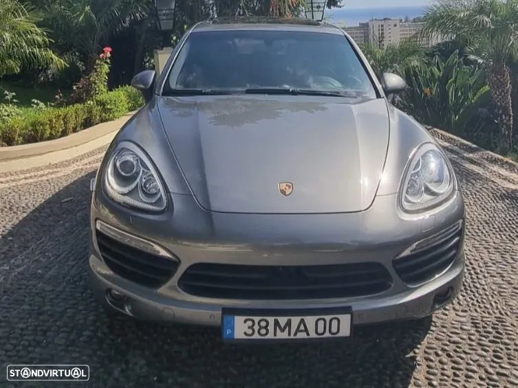 Porsche Cayenne S - 2