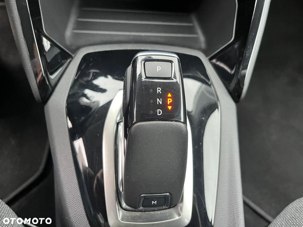 Peugeot 208 PureTech 100 EAT8 Allure - 27