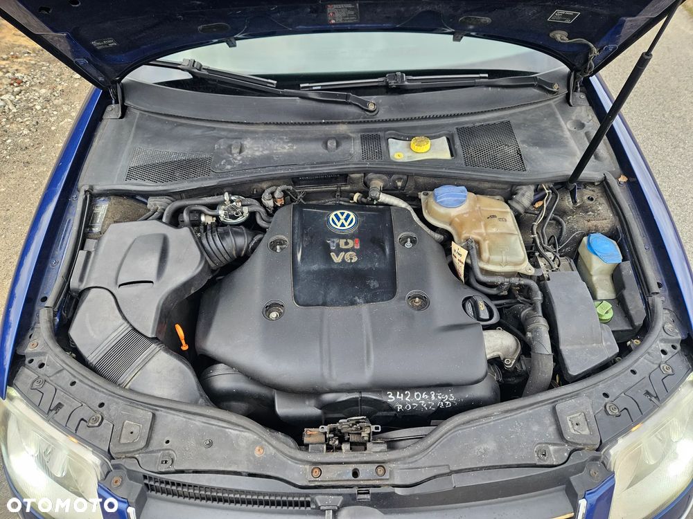 Volkswagen Passat 2.5 TDI Highline Tiptr - 16