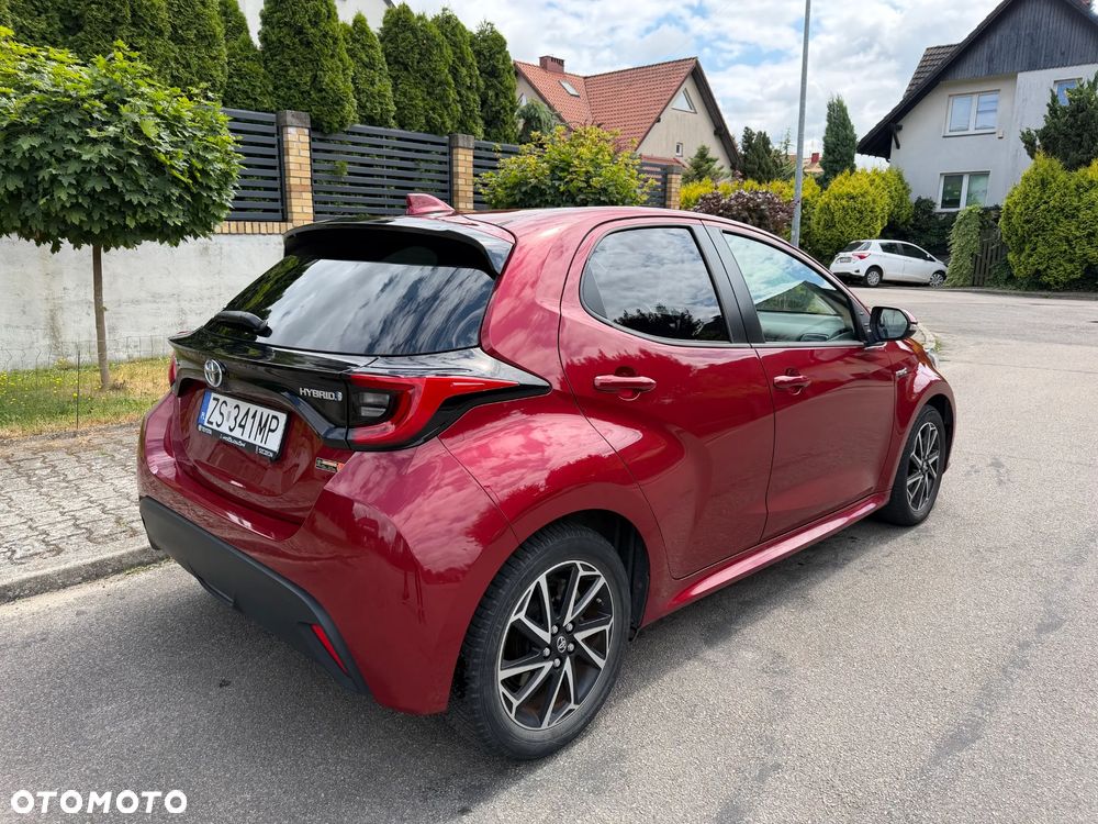 Toyota Yaris Hybrid 100 Active - 18