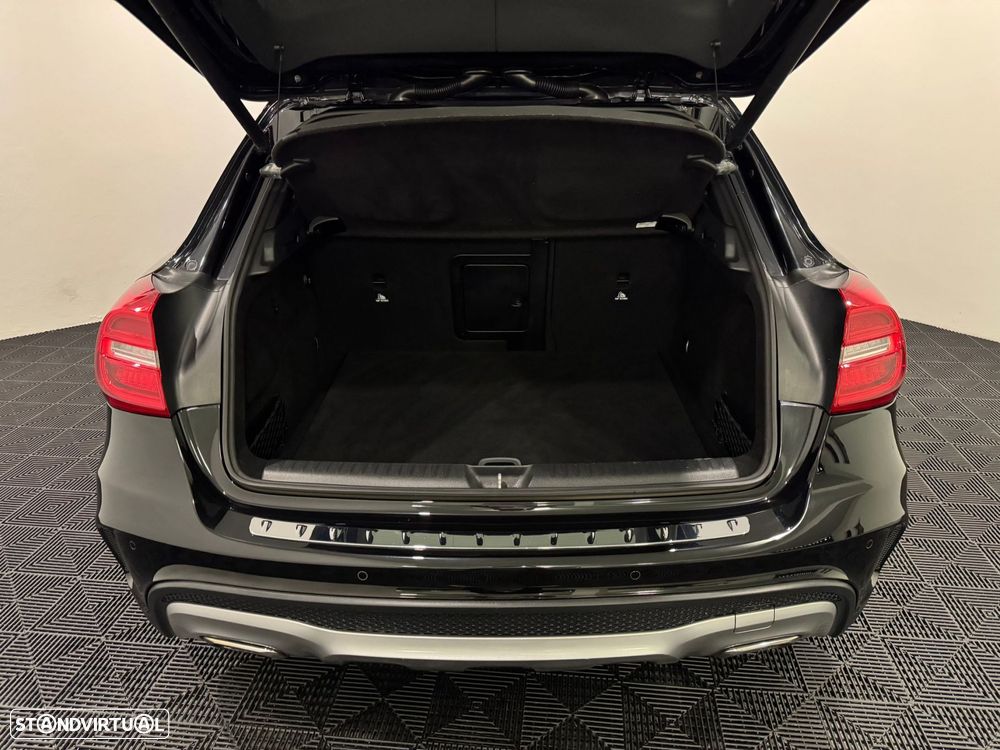 Mercedes-Benz GLA 200 - 57