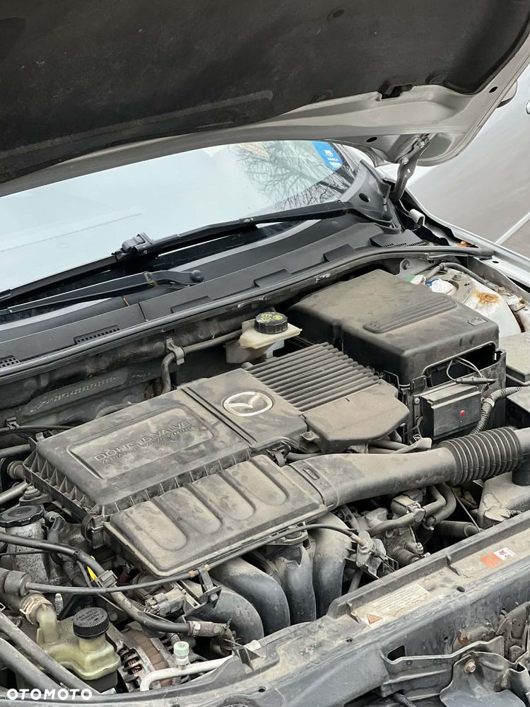 Mazda 3 1.6 Active + - 5