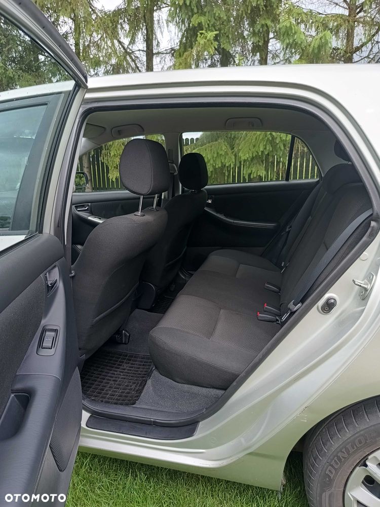 Toyota Corolla - 8