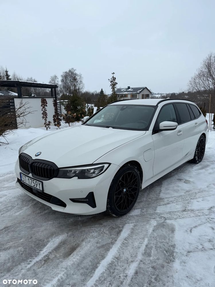 BMW Seria 3 330e xDrive Sport - 2