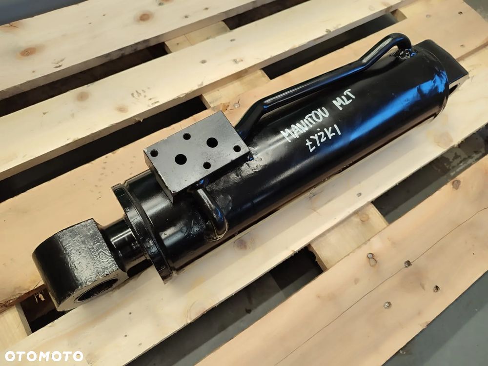 Siłownik hydrauliczny poziomowania karetki MANITOU MLT - 7