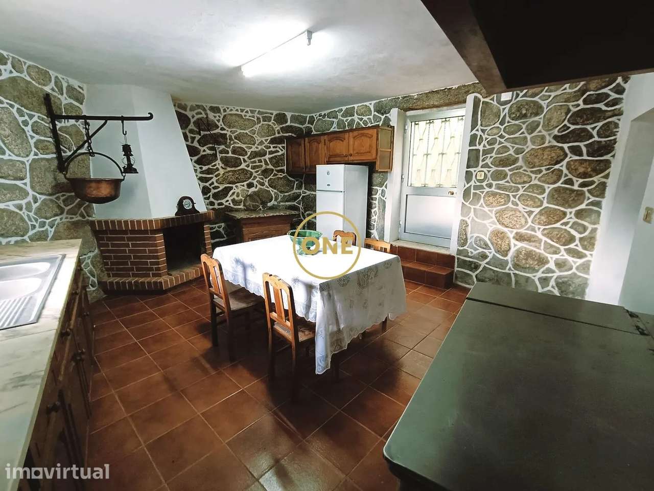 Uma propriedade com alma, pedra, sol e potencial no coração do Gerês - Grande imagem: 2/36