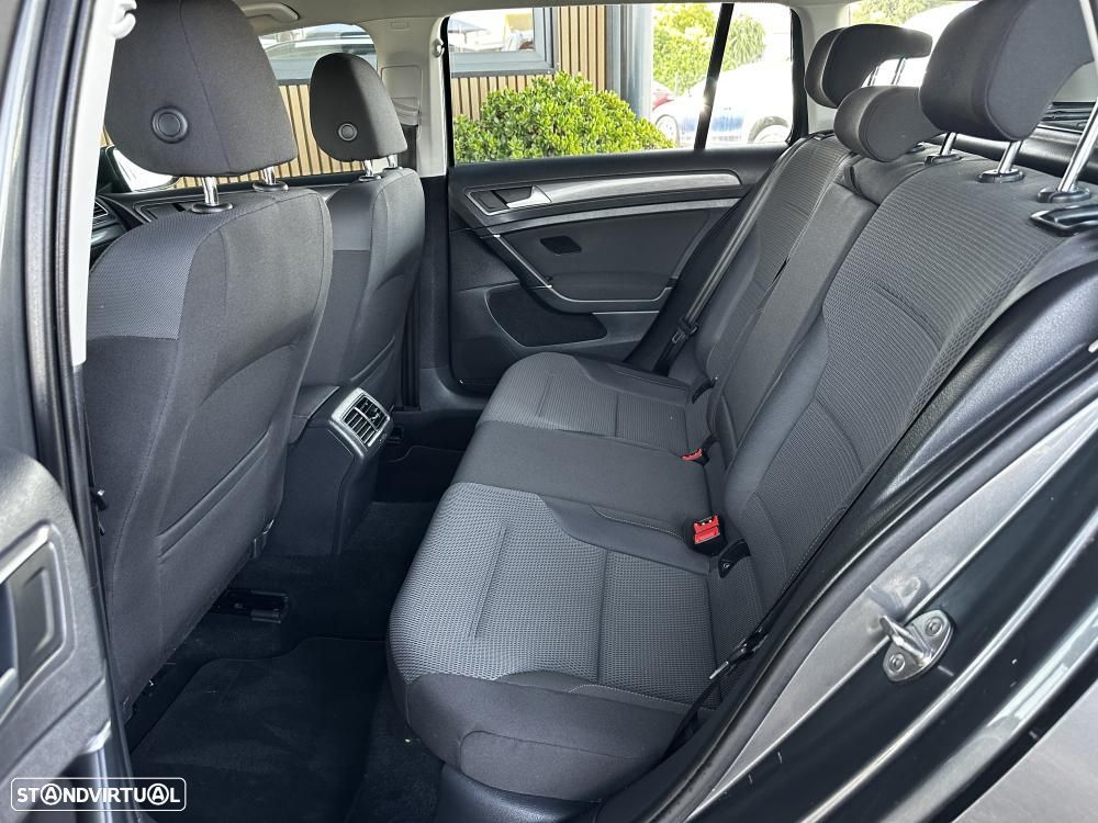 VW Golf Variant 1.6 TDi Confortline - 34