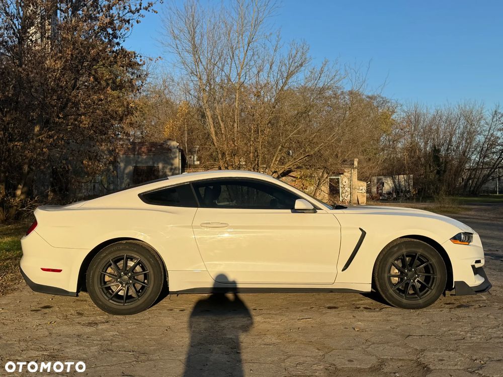 Ford Mustang - 5