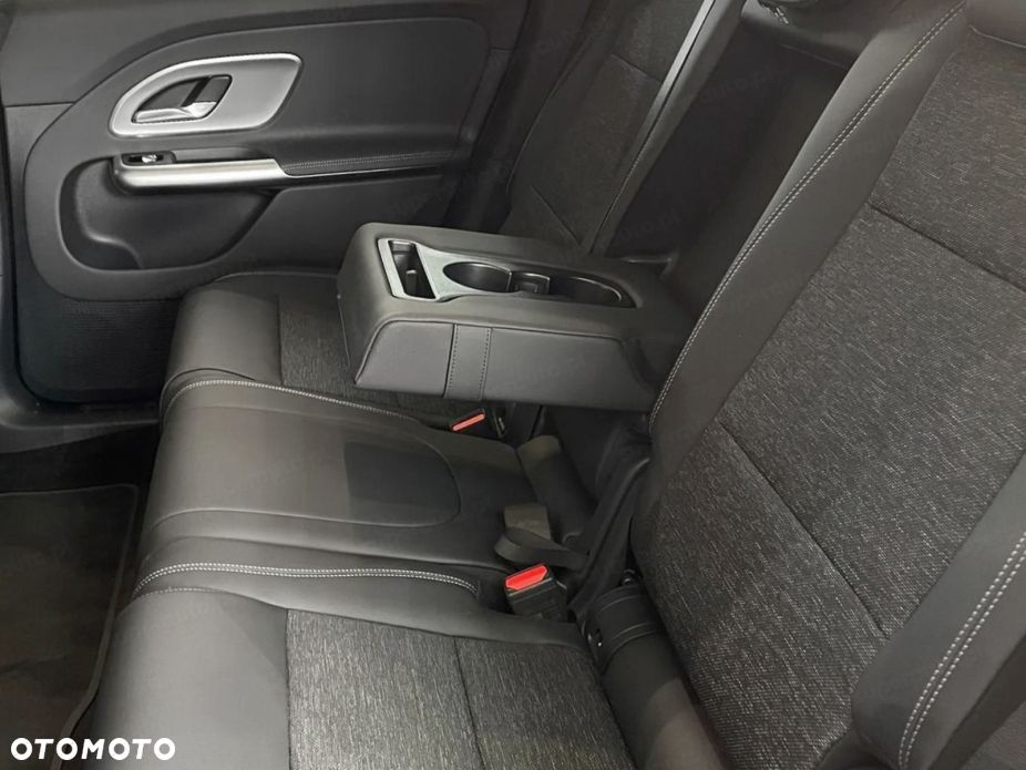 Mercedes-Benz GLB 200 mHEV 8G-eDCT - 12