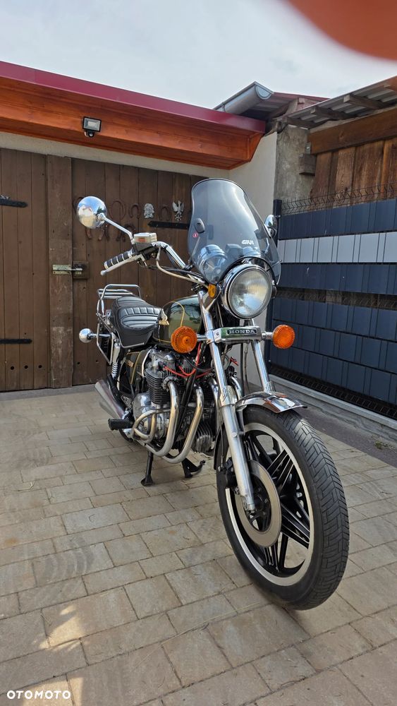 Honda CB - 1