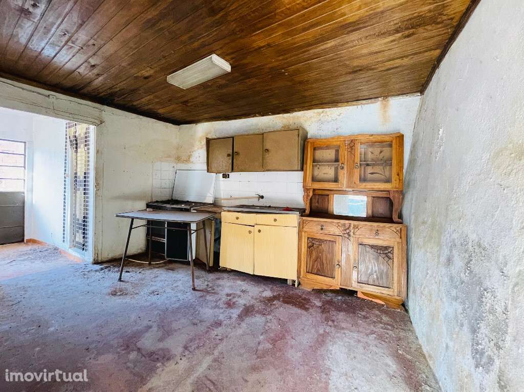 Moradia em banda M2 em zona de Almalagues - Grande imagem: 3/8