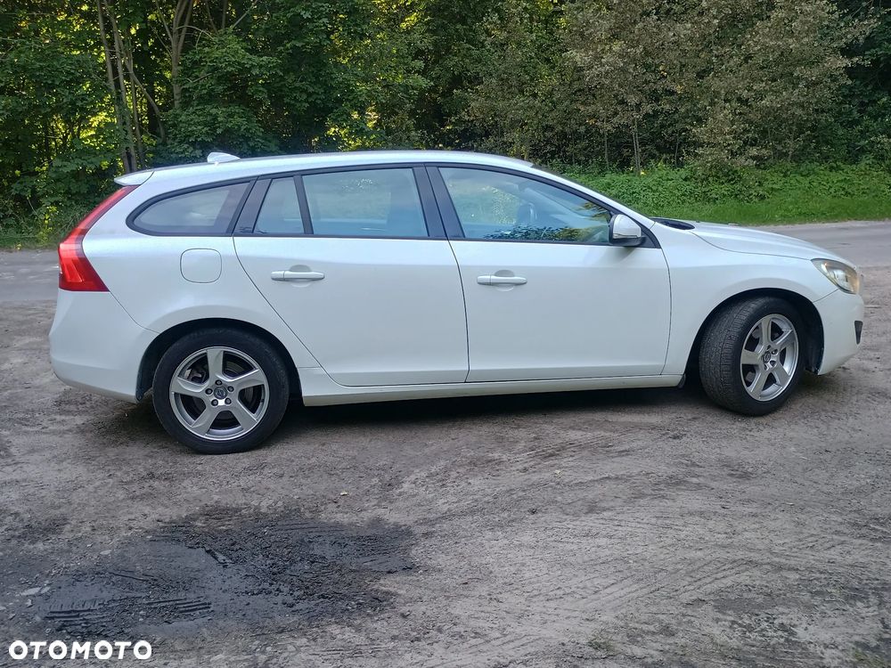 Volvo V60 D2 Kinetic - 13