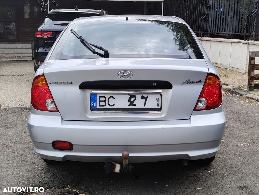 Hyundai Accent 1.3i - 3