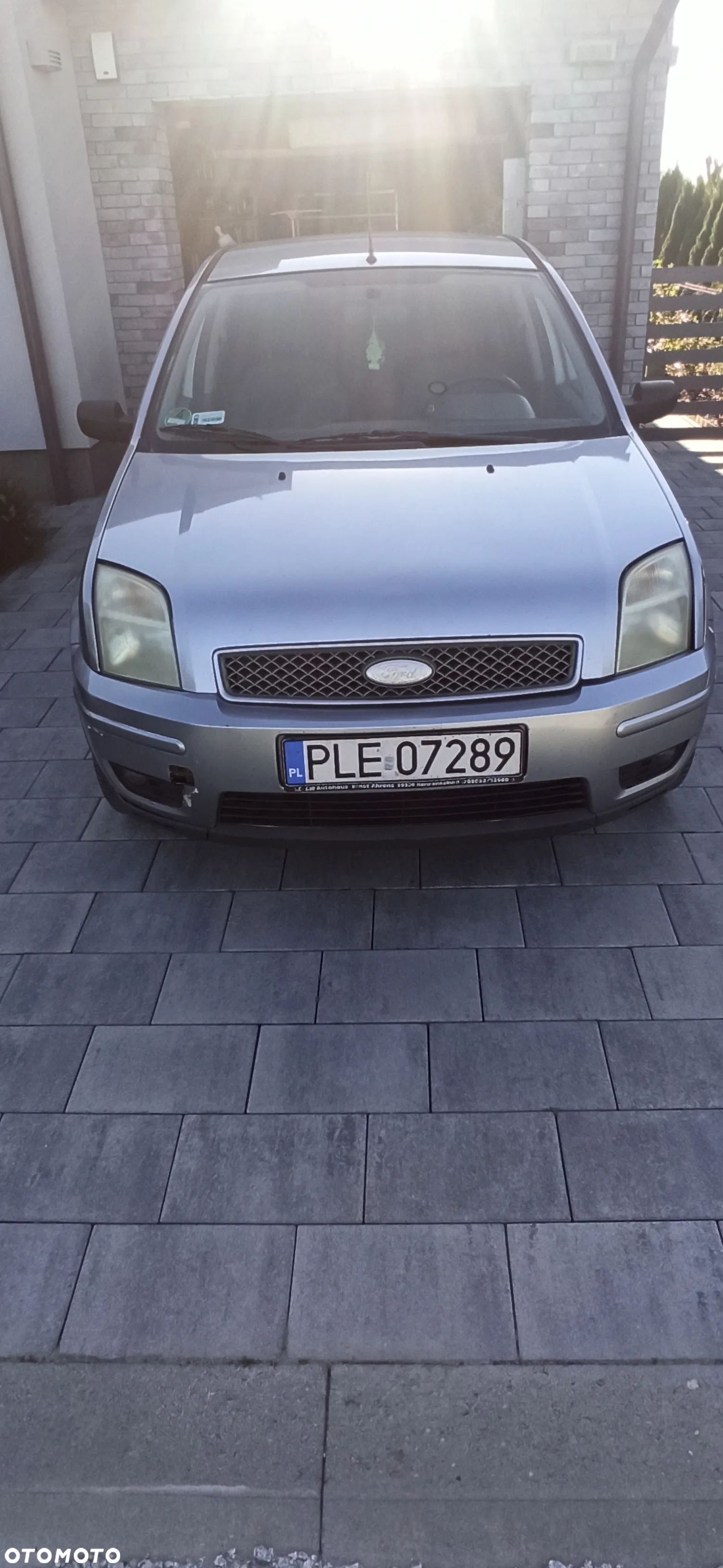 Ford Fusion 1.6 + - 1