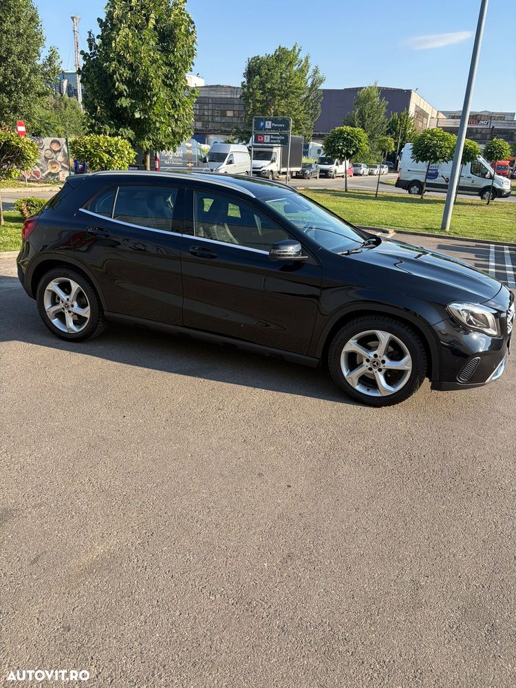 Mercedes-Benz GLA - 9