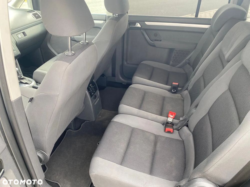 Volkswagen Touran 1.6 TDI DPF DSG Cross - 10