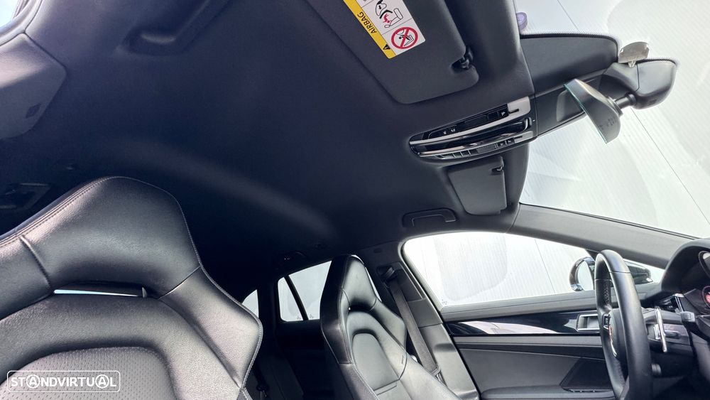 Porsche Panamera Sport Turismo 4 E-Hybrid - 32