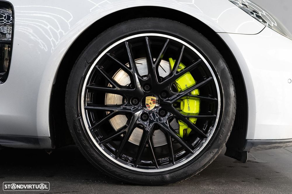 Porsche Panamera Sport Turismo 4 E-Hybrid - 12