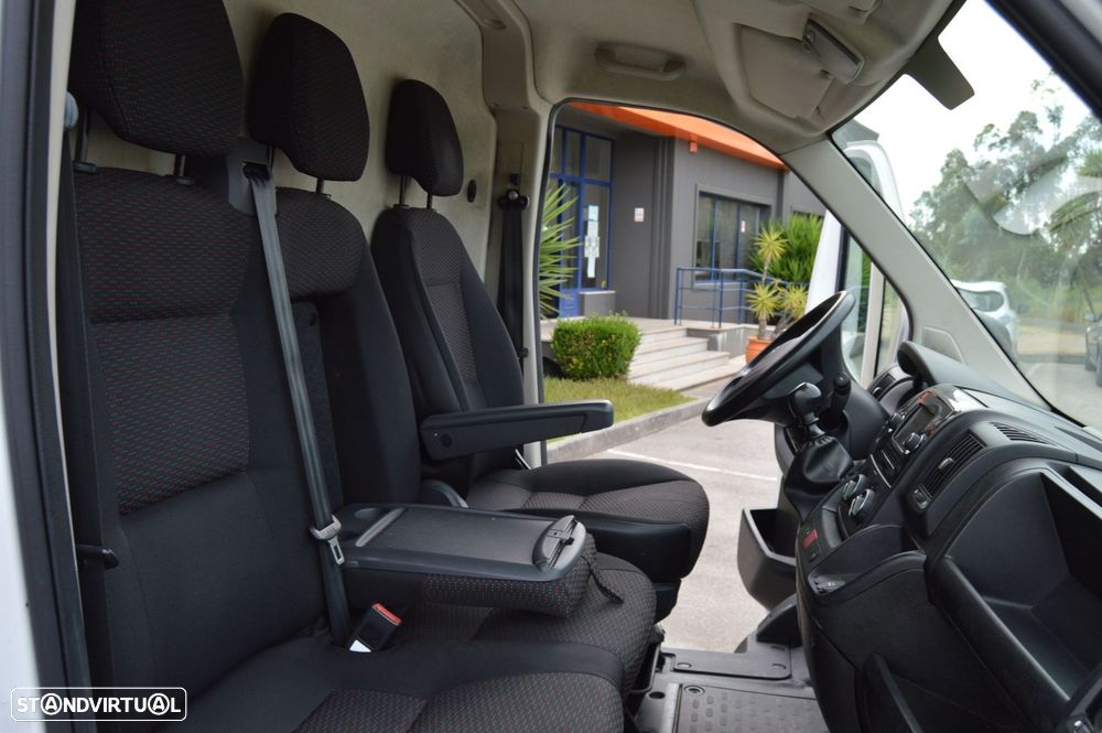 Peugeot Boxer 2.2 BlueHDi 333 L3H2 Premium - 13