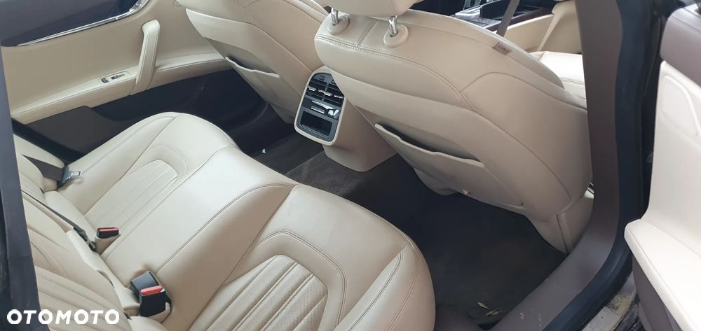 Maserati Quattroporte - 12