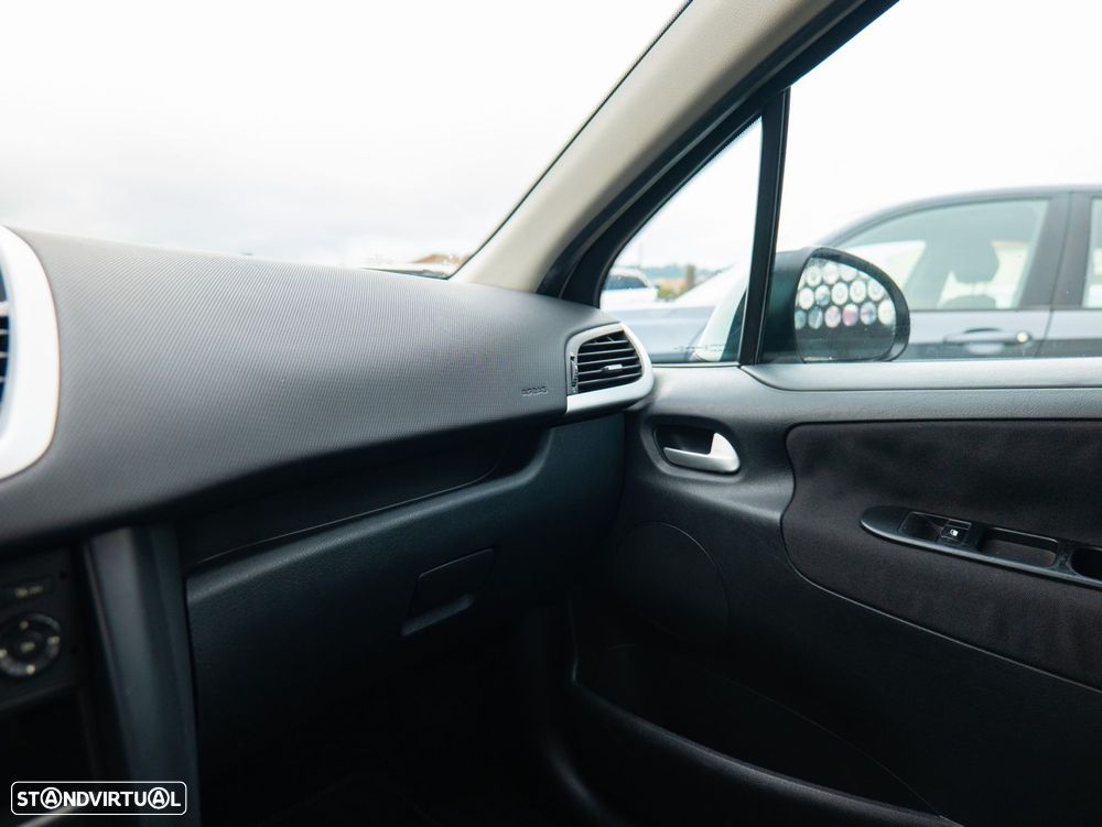 Peugeot 207 1.4 HDi Urban - 19