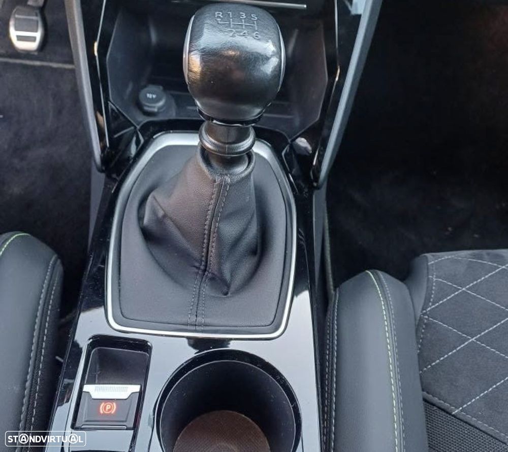 Peugeot 208 1.2 PureTech GT - 11