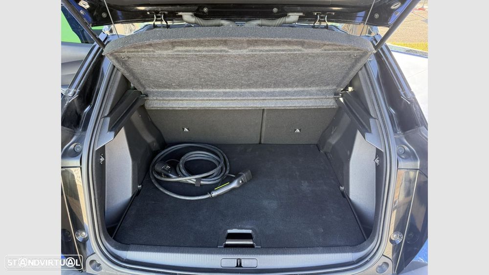 Peugeot e-2008 50 kWh GT - 17