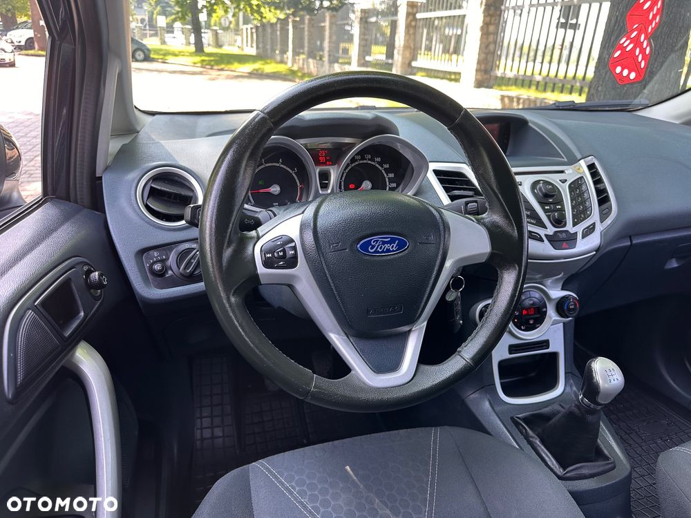 Ford Fiesta 1.25 Celebration - 18