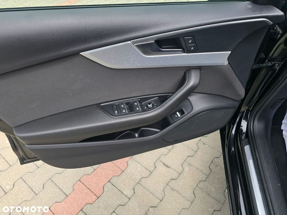Audi A4 Limousine - 28