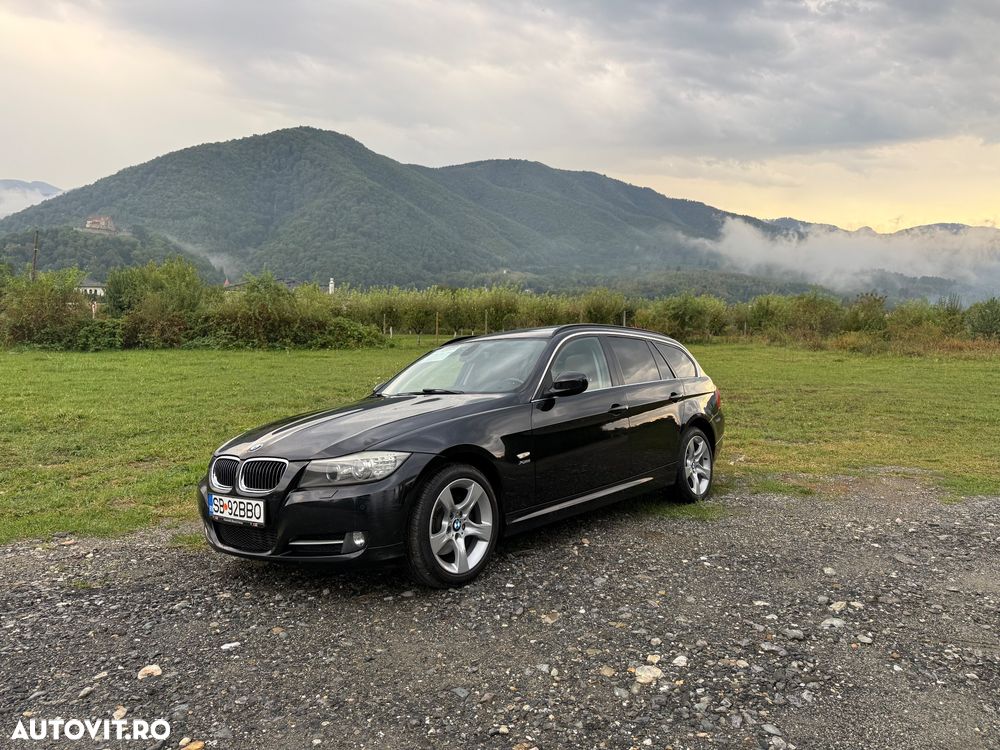BMW Seria 3 320d xDrive DPF Touring Aut. - 1